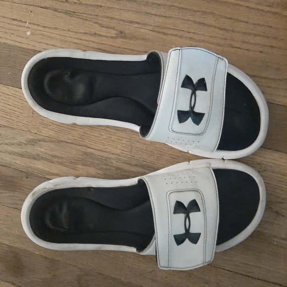 Unisex under armour slides - Picture 2 of 4